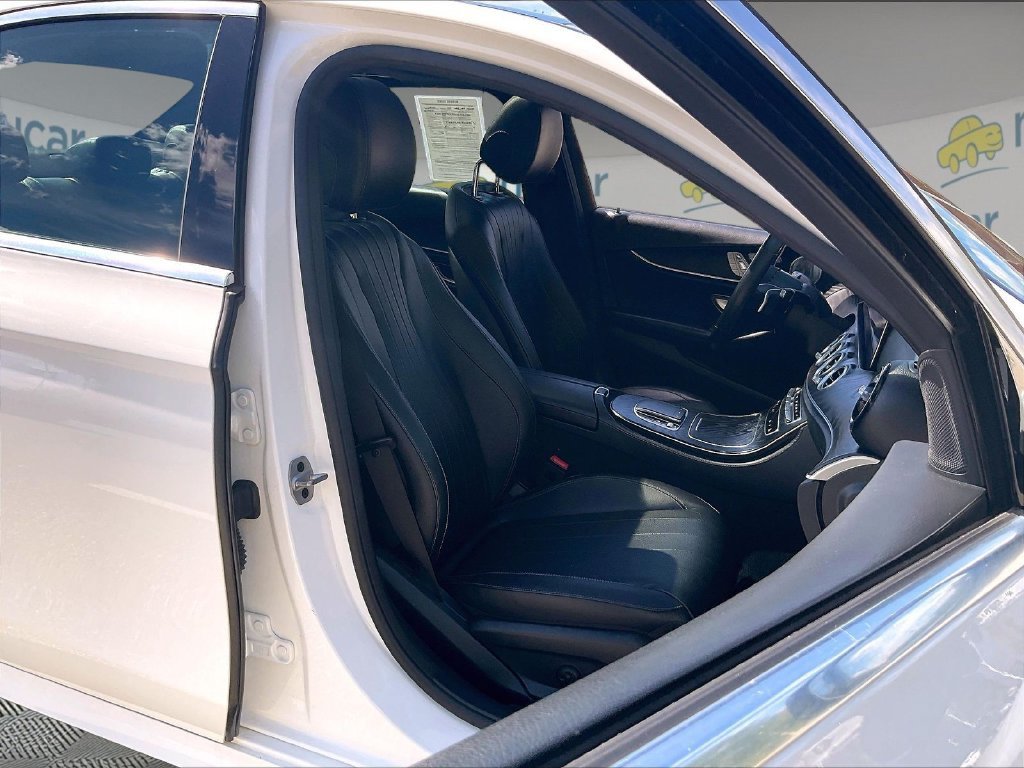 Used 2022 Mercedes-Benz E 350 4MATIC Sedan image 11