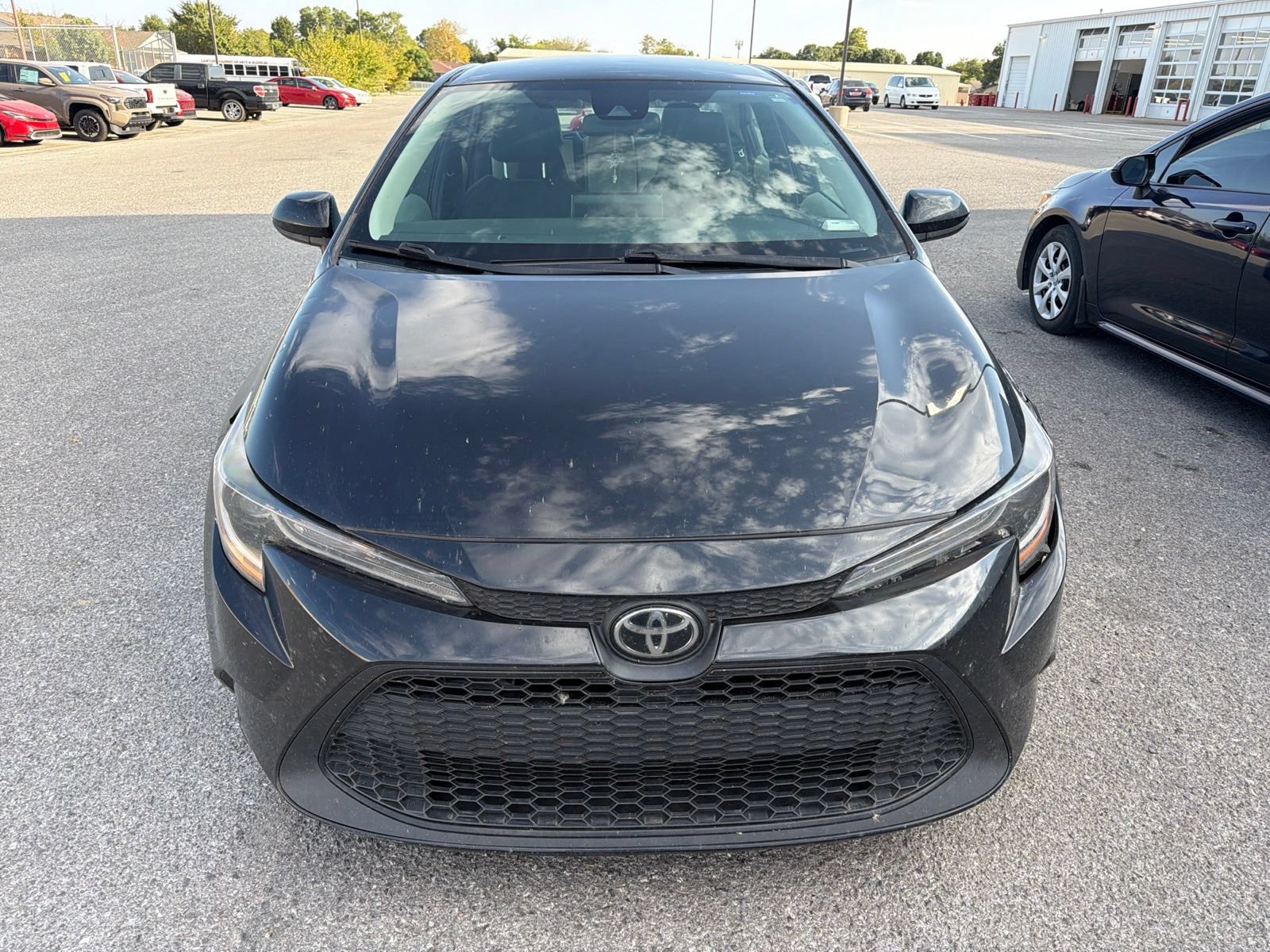 Used 2021 Toyota Corolla LE FWD image 2