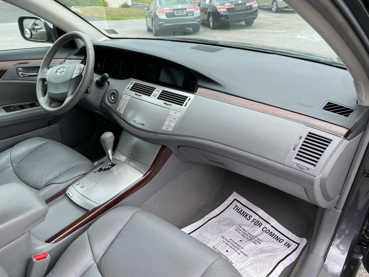 Used 2010 Toyota Avalon FWD image 10