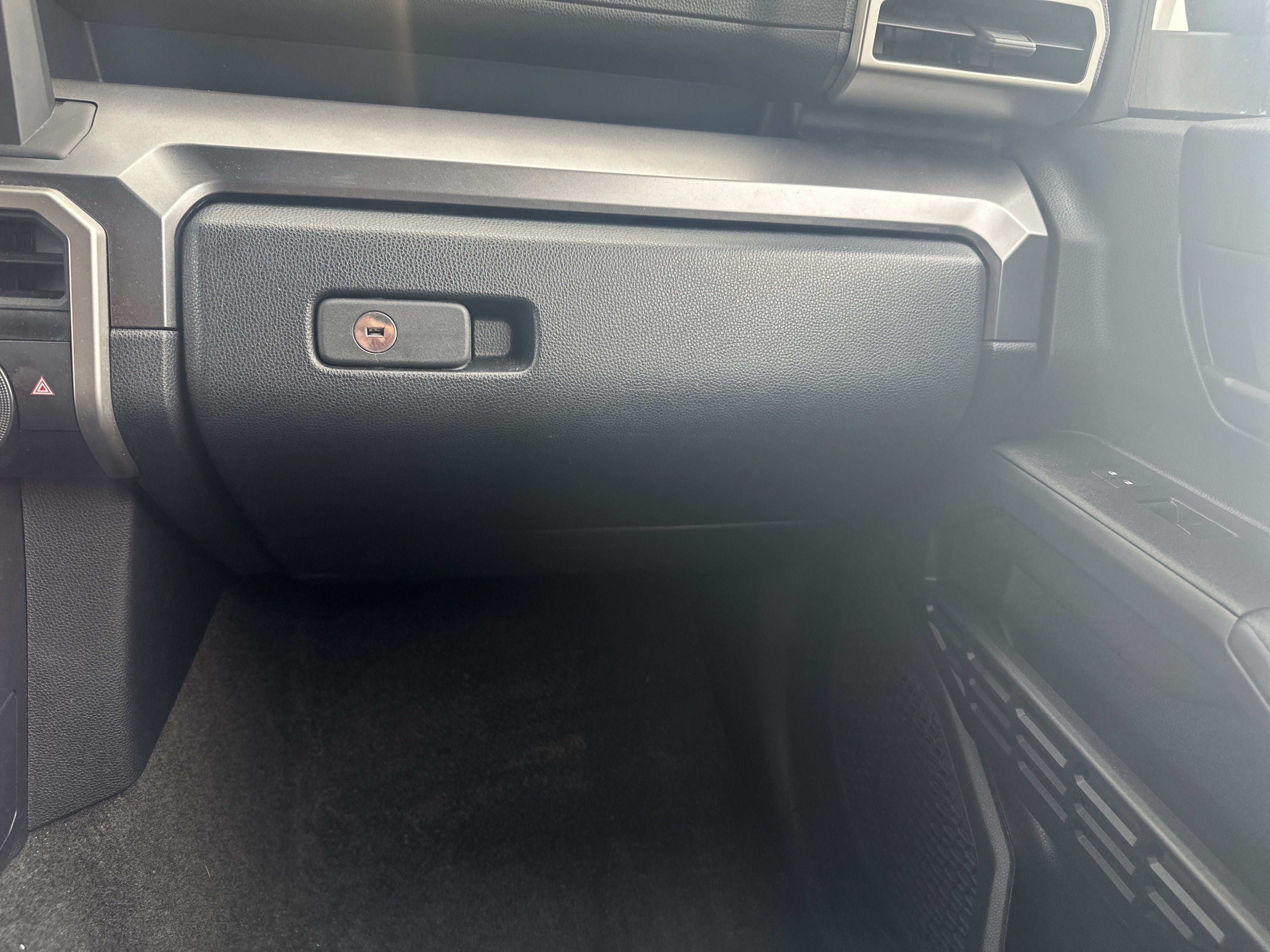 Used 2025 Toyota 4Runner SR5 AWD/4WD image 26