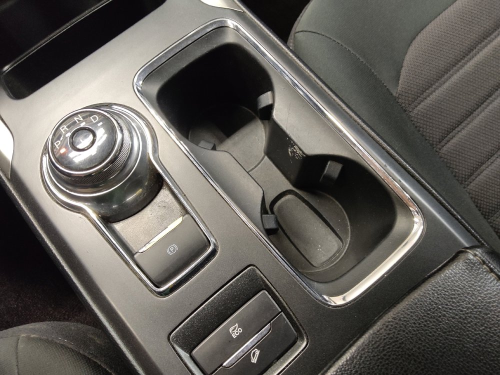 Used 2020 Ford Fusion SE image 26