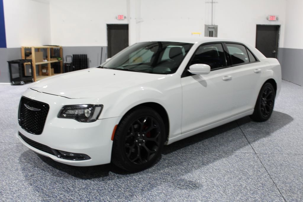 Used 2019 Chrysler 300 S image 4