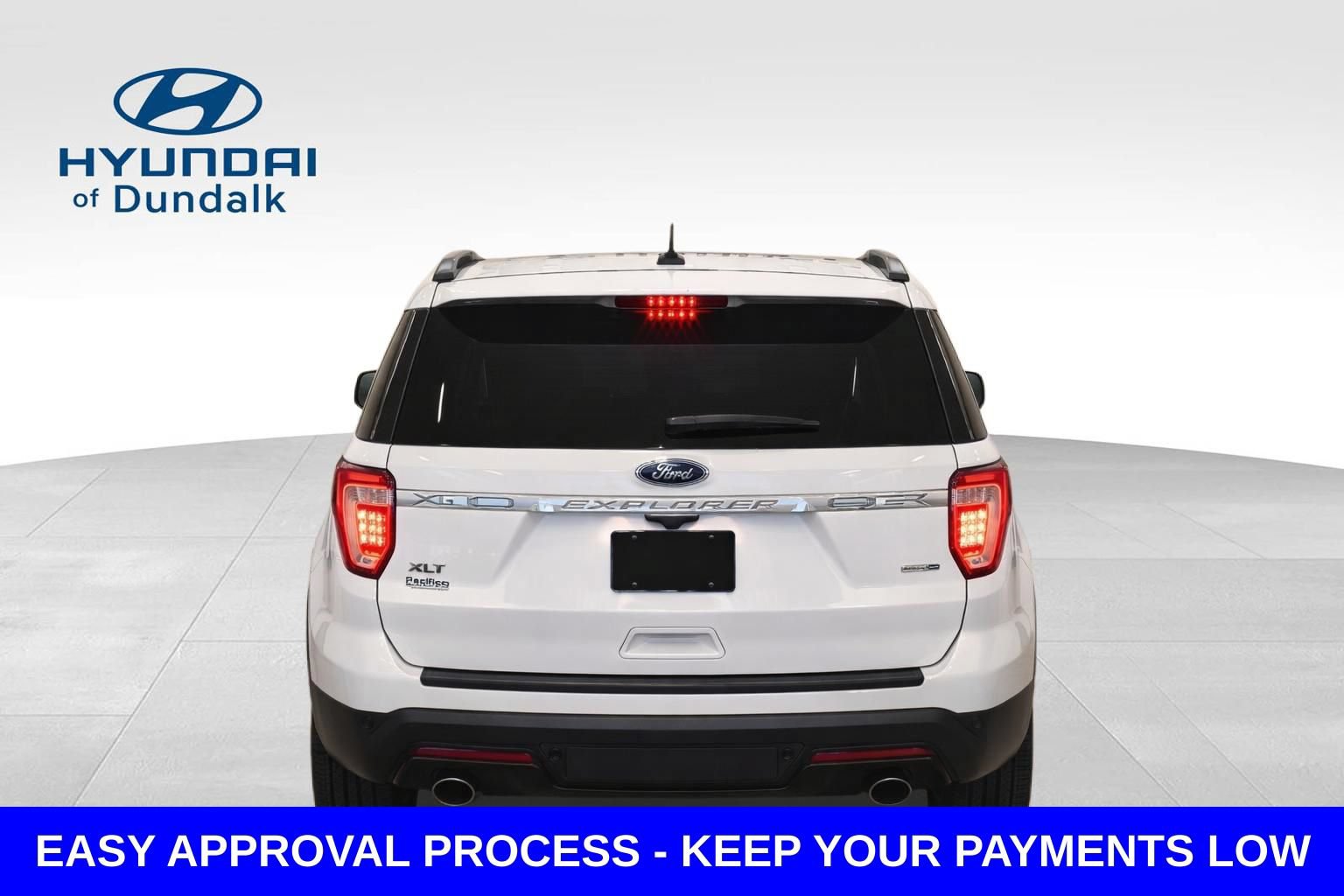 Used 2019 Ford Explorer XLT w/ Equipment Group 202A AWD/4WD image 8