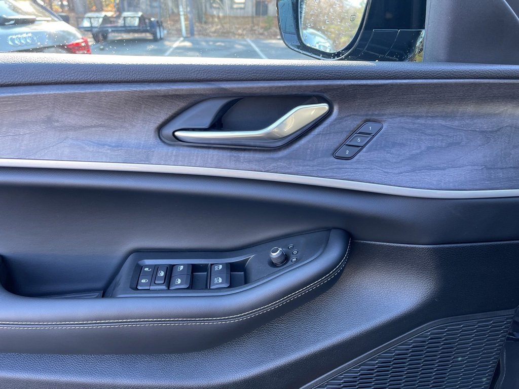 New 2025 Jeep Grand Cherokee L Limited w/ MOPAR Finishing Package image 17