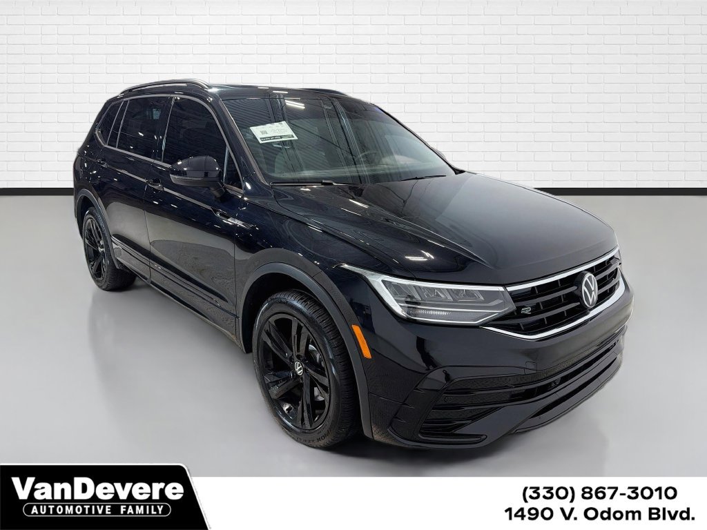 Used 2024 Volkswagen Tiguan SE R-Line AWD/4WD image 1