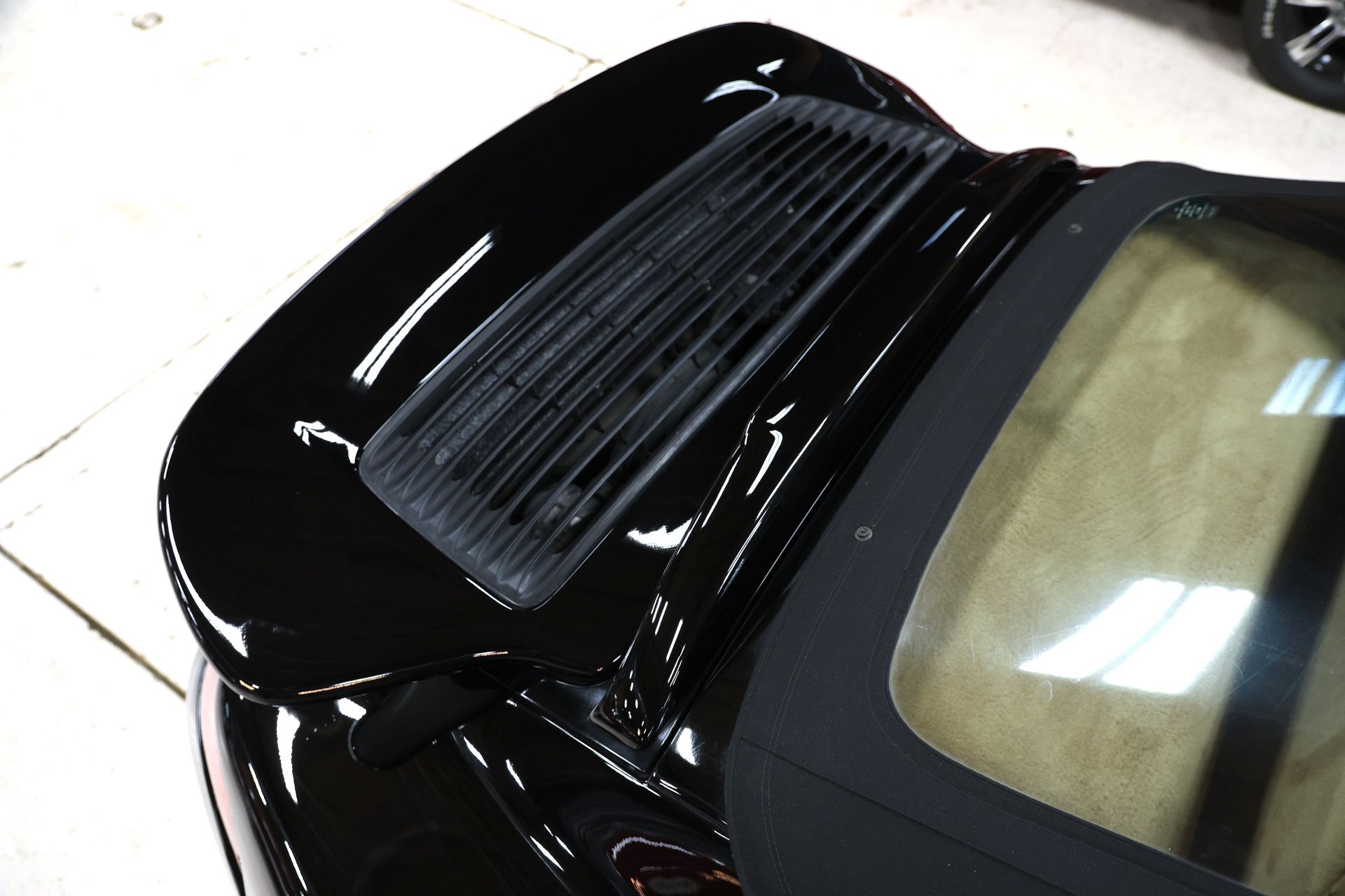 Used 1995 Porsche 911 Cabriolet image 28
