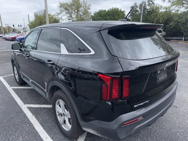Used 2023 Kia Sorento LX image 6