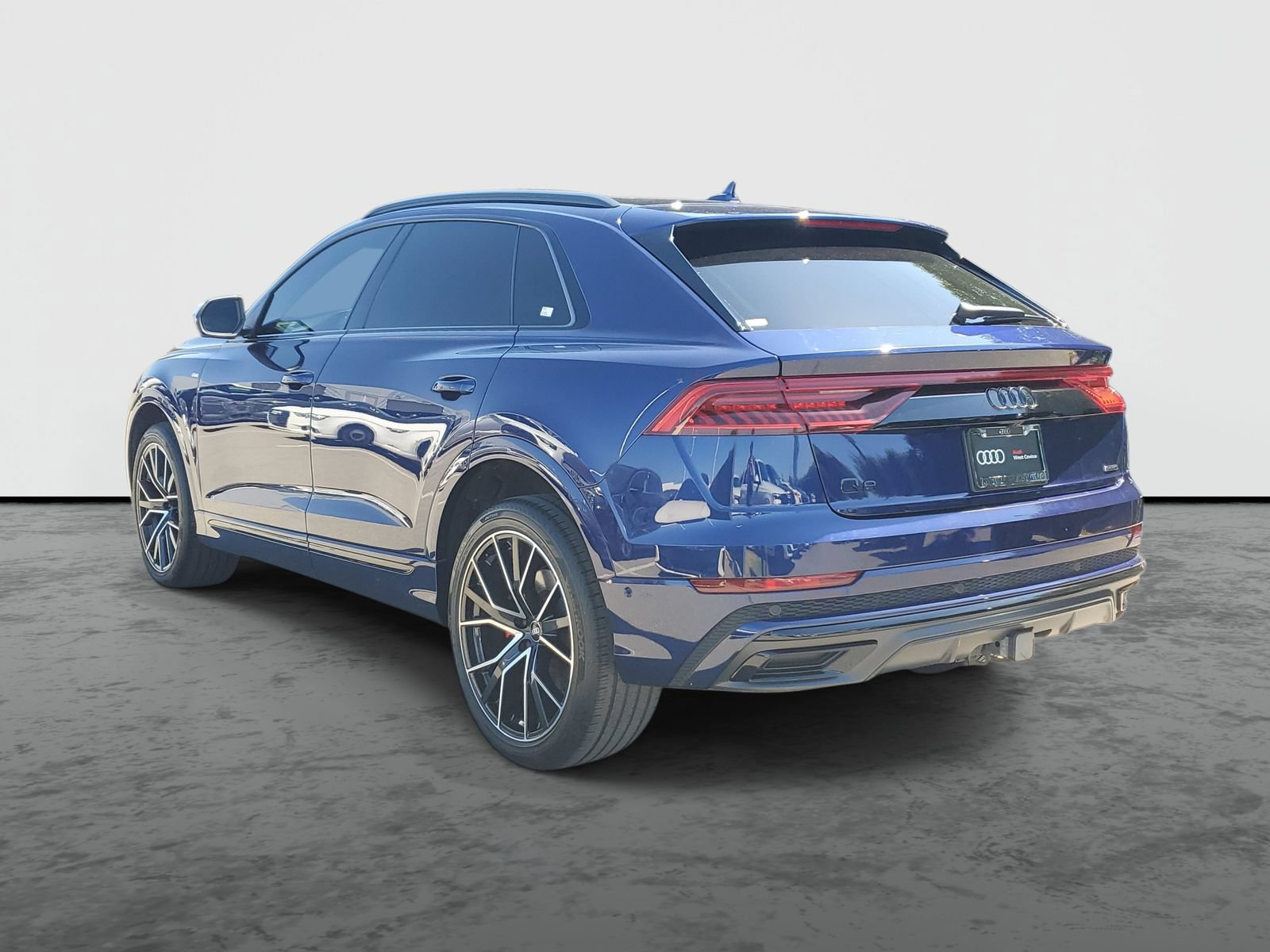 Used 2022 Audi Q8 Premium Plus AWD/4WD image 3