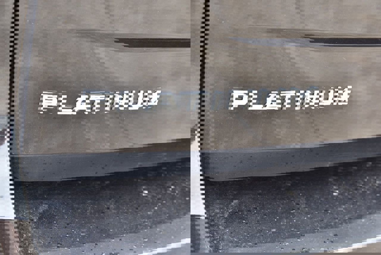 Certified 2025 Ford Expedition Platinum image 10