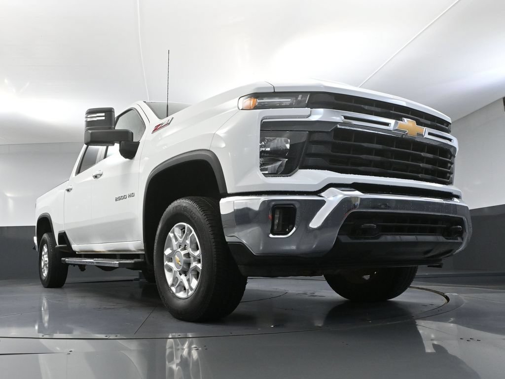Used 2025 Chevrolet Silverado 2500 LT AWD/4WD image 42