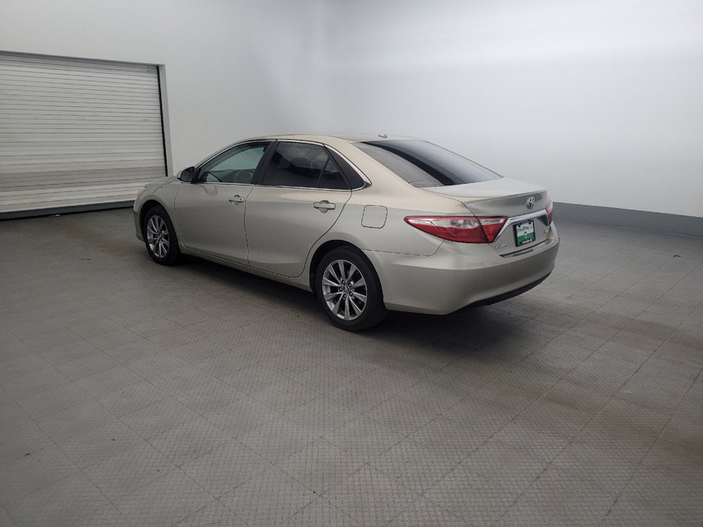 Used 2016 Toyota Camry XLE FWD image 3