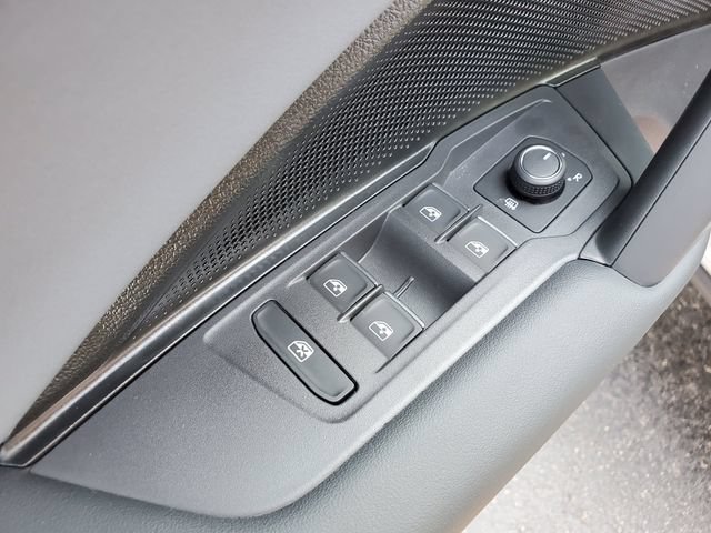 New 2026 Volkswagen Tiguan SE AWD/4WD image 16