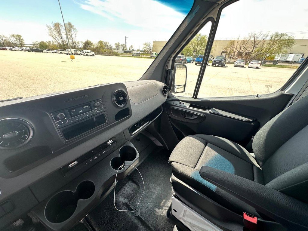 Used 2021 Mercedes-Benz Sprinter 3500 w/ Driver Convenience Package image 18