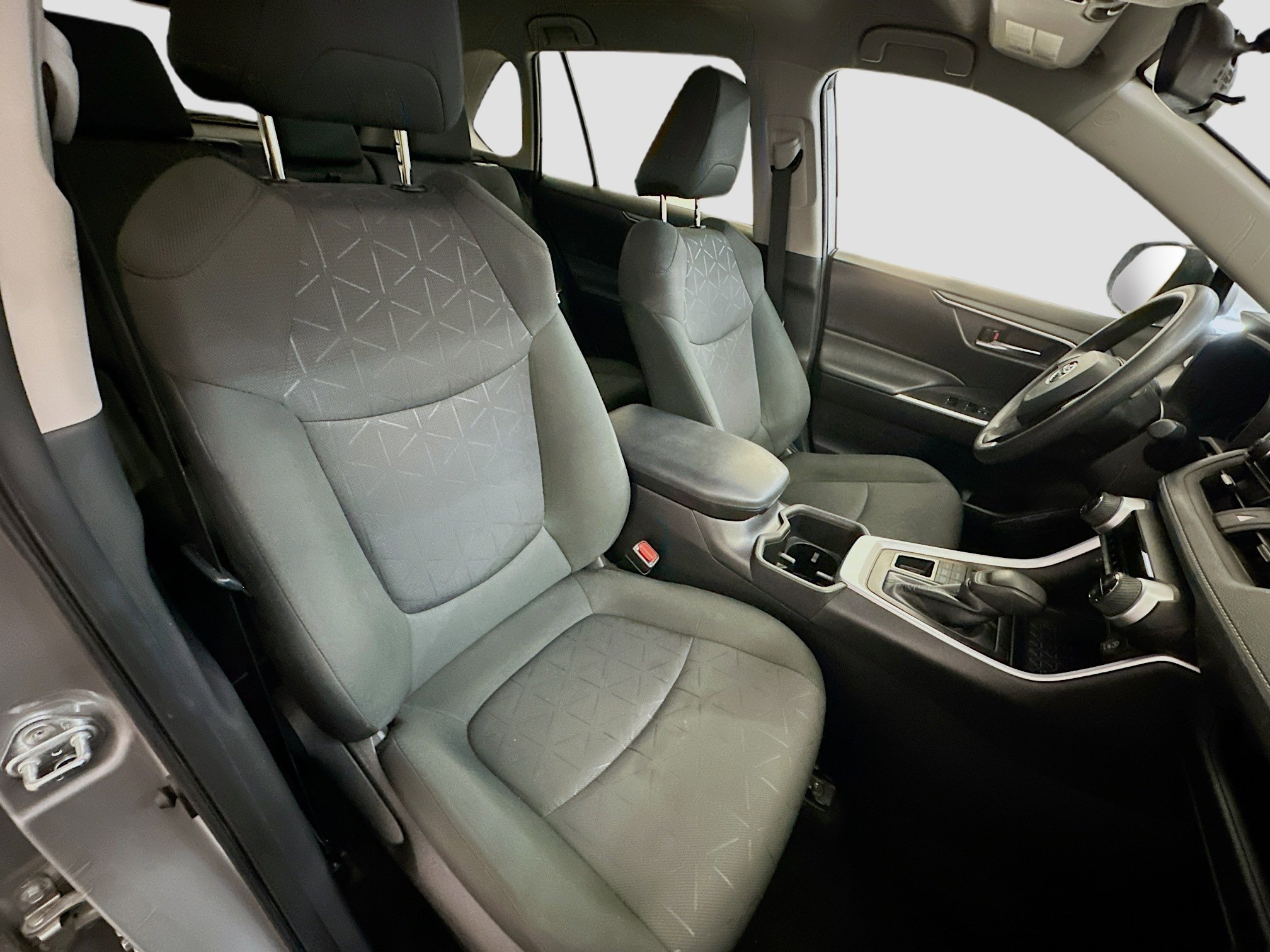 Used 2024 Toyota RAV4 XLE image 32