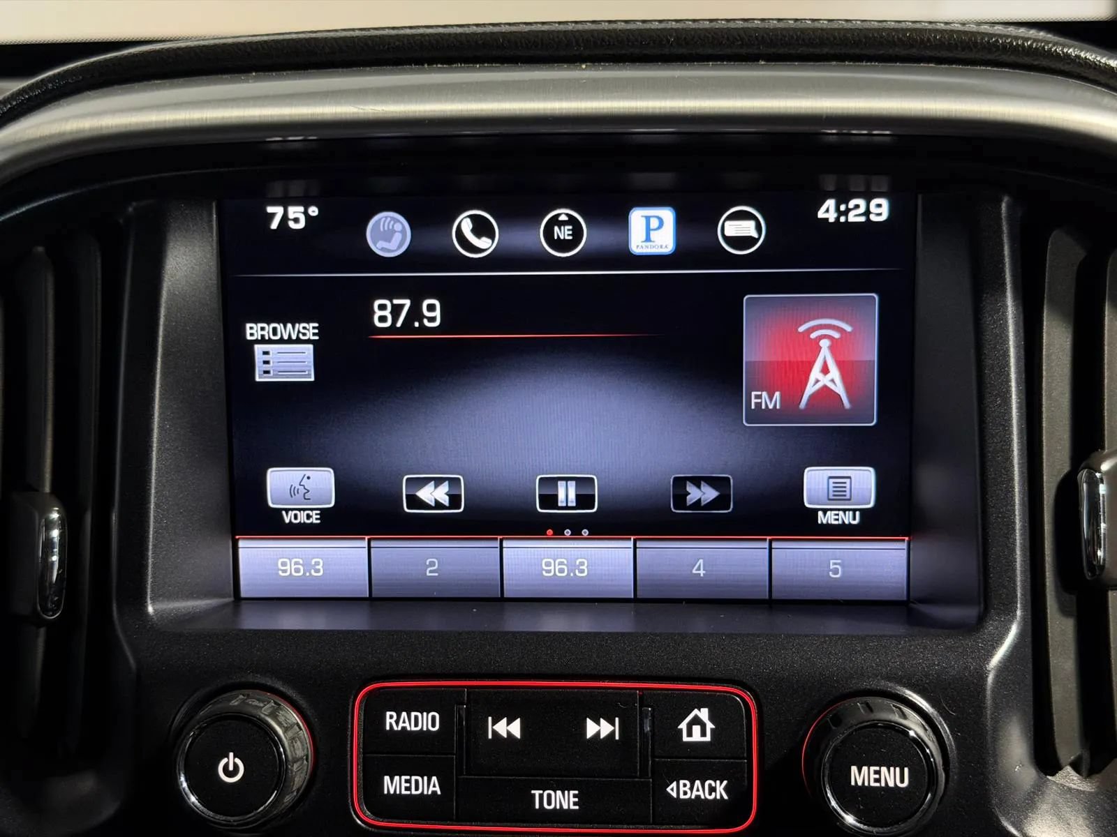 Used 2015 GMC Canyon SLT AWD/4WD image 31