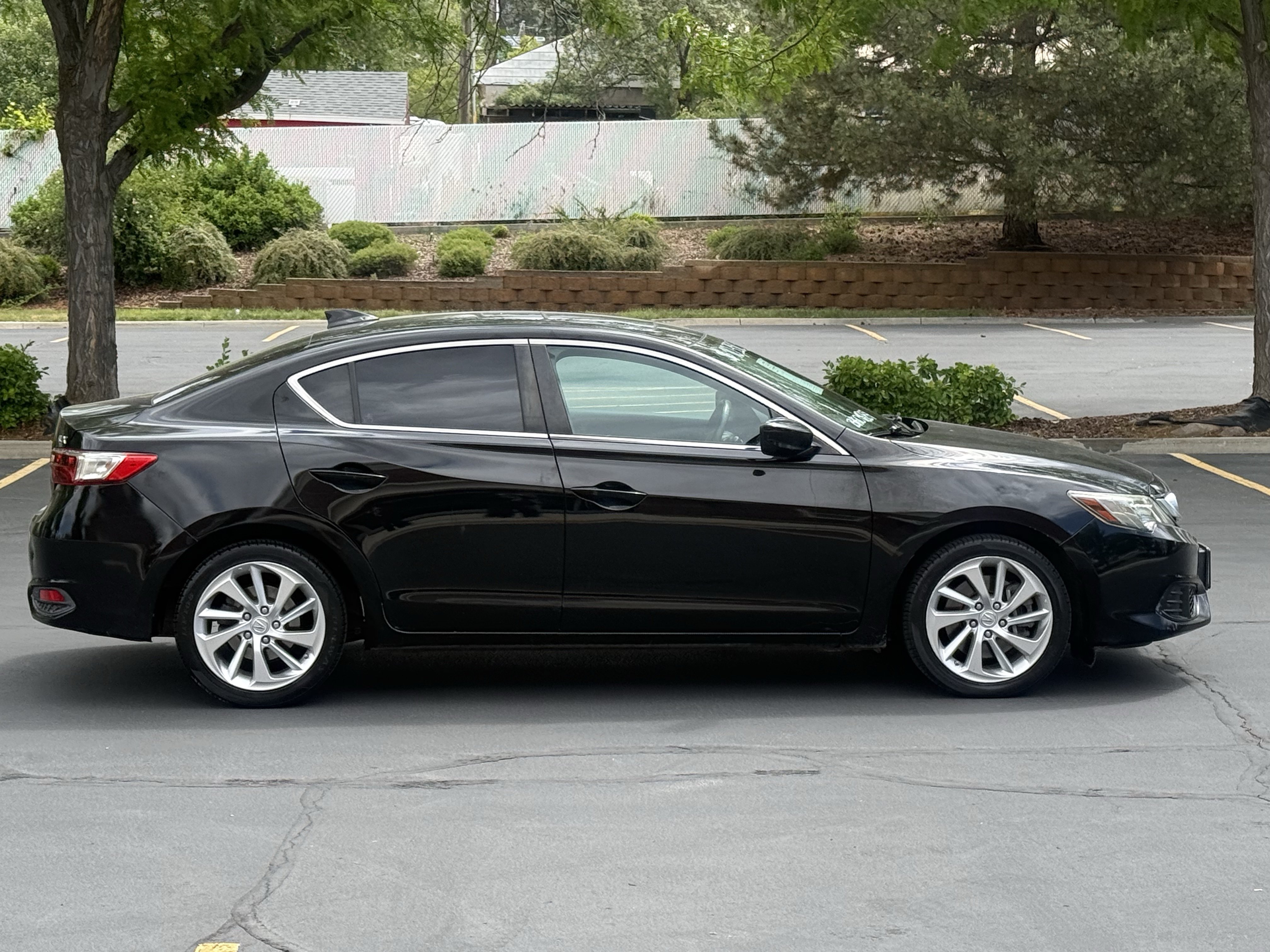 Used 2017 Acura ILX FWD image 3