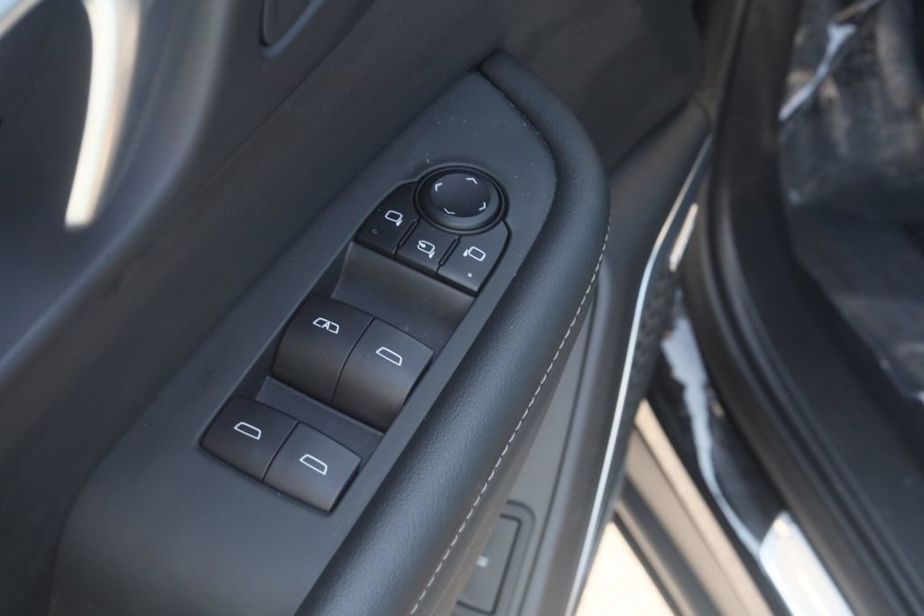 Used 2025 Buick Enclave Preferred AWD/4WD image 27