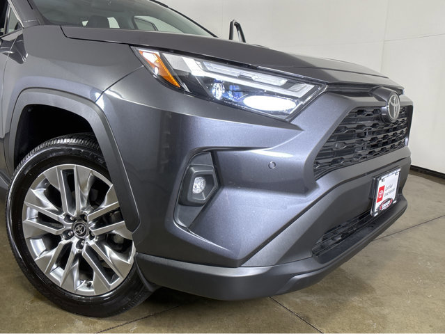 Used 2023 Toyota RAV4 XLE Premium image 10