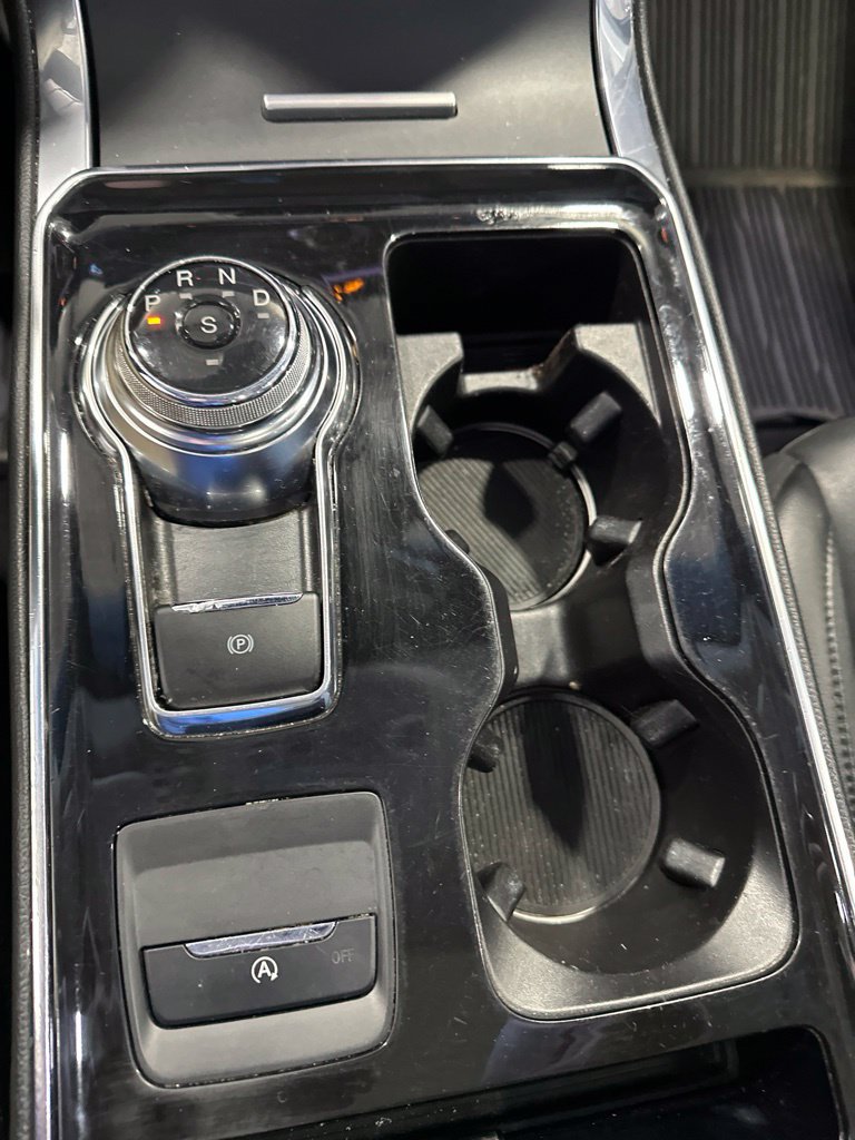 Used 2019 Ford Edge Titanium w/ Cold Weather Package AWD/4WD image 19