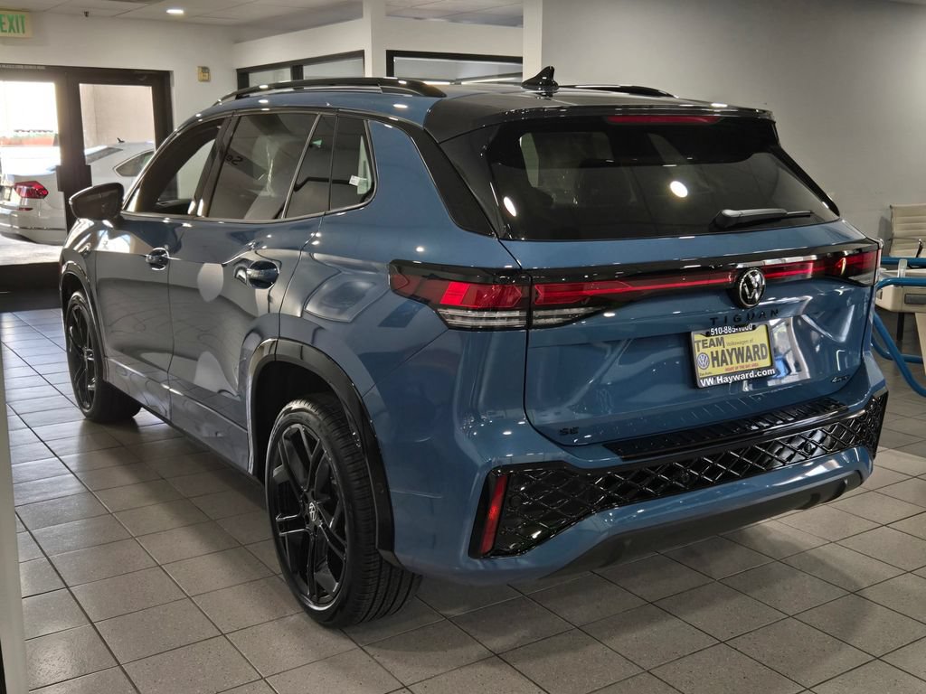 New 2026 Volkswagen Tiguan SE R-Line AWD/4WD image 3