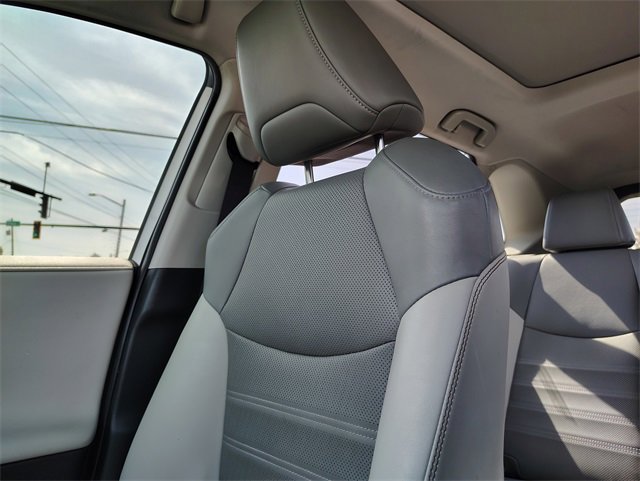 Used 2019 Toyota RAV4 Limited image 25