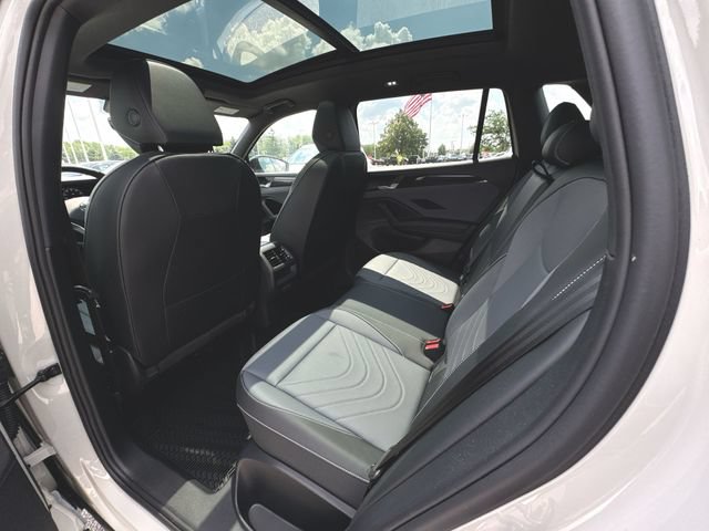 New 2026 Volkswagen Tiguan SE R-Line FWD image 21