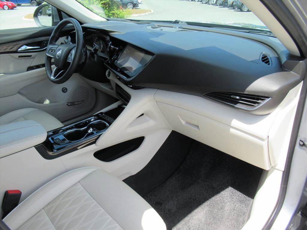 Used 2022 Buick Envision Avenir w/ Technology Package II image 11