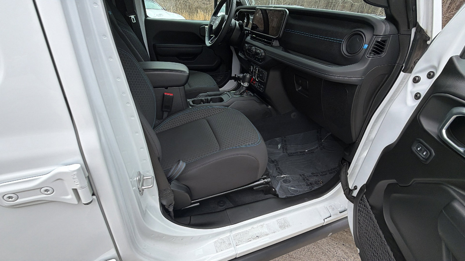Used 2024 Jeep Wrangler Unlimited Rubicon 4xe image 19