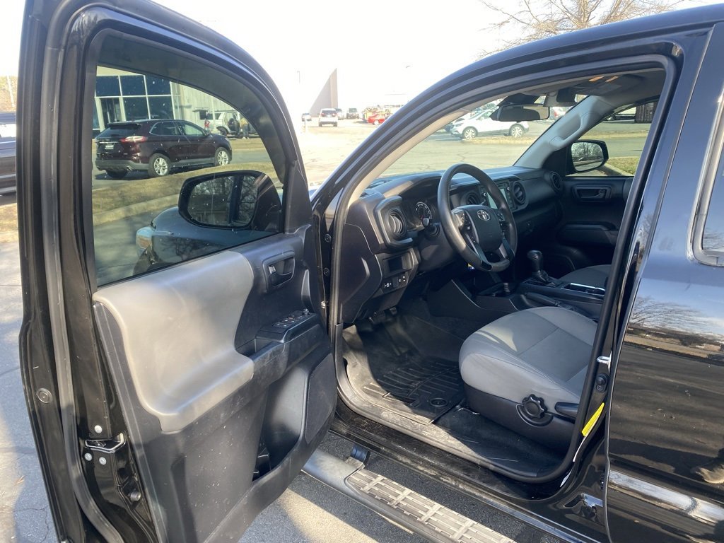 Used 2019 Toyota Tacoma SR5 image 10