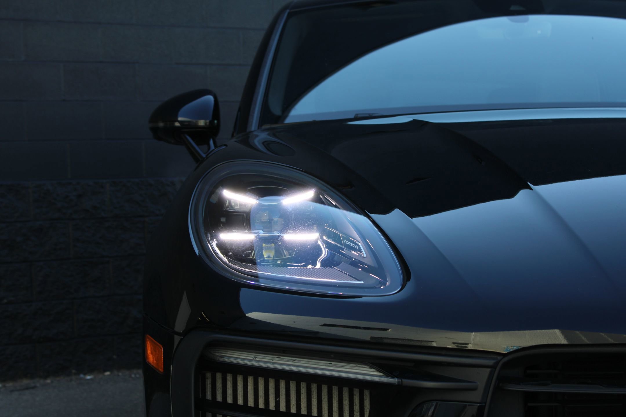 Certified 2023 Porsche Macan S image 13