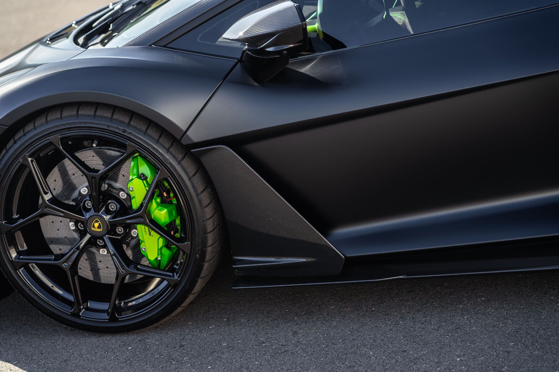 Used 2025 Lamborghini Revuelto AWD/4WD image 23