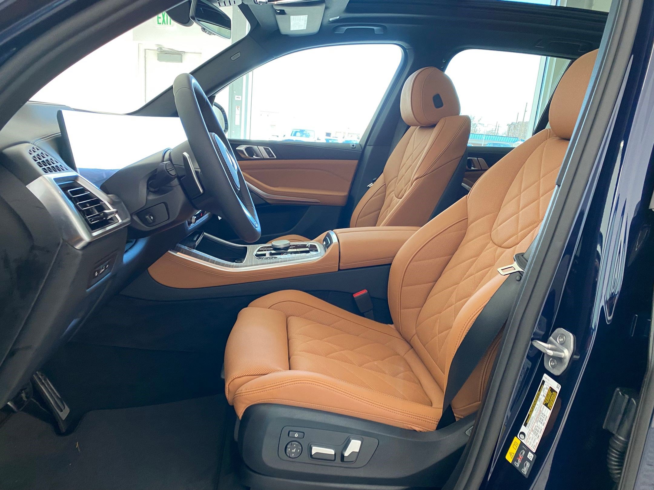 New 2026 BMW X5 xDrive50e w/ M Sport Package image 5