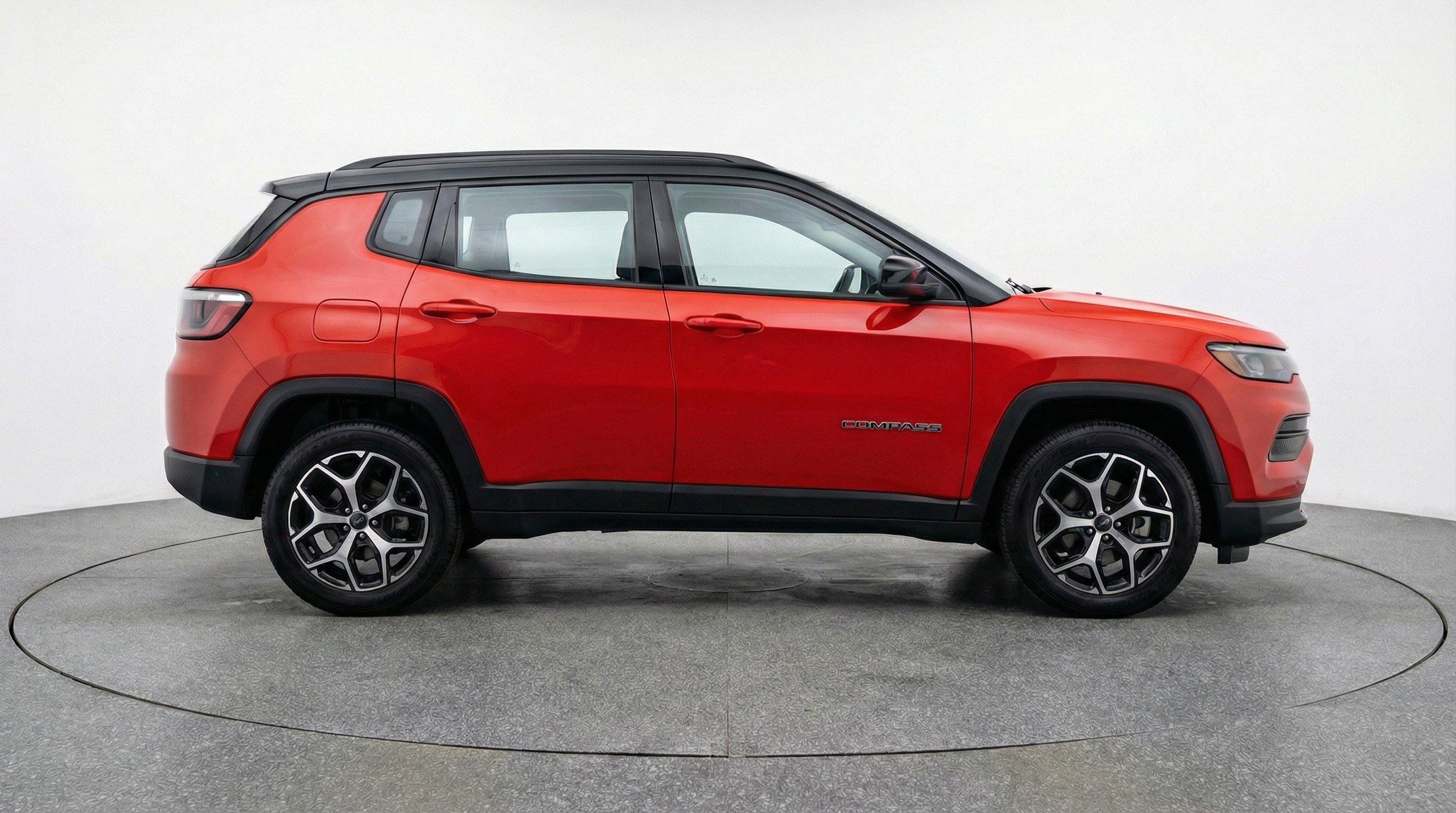 Used 2025 Jeep Compass Limited image 11