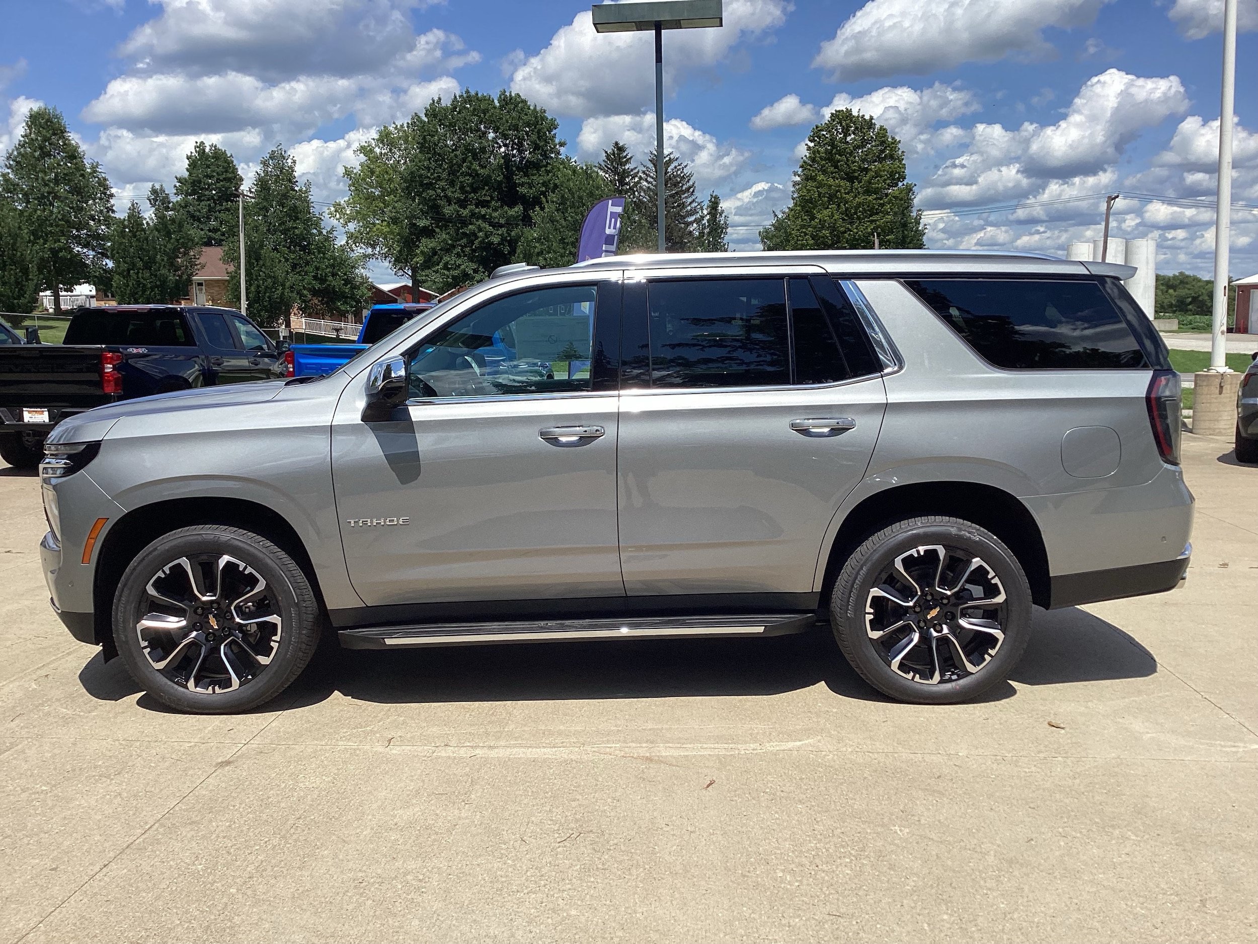New 2026 Chevrolet Tahoe Premier w/ Sun And Tow Package AWD/4WD image 6