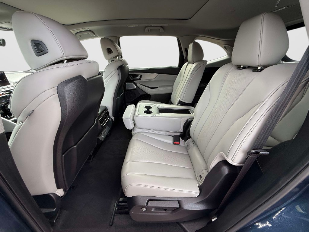 Certified 2025 Acura MDX w/ Technology Package AWD/4WD image 12