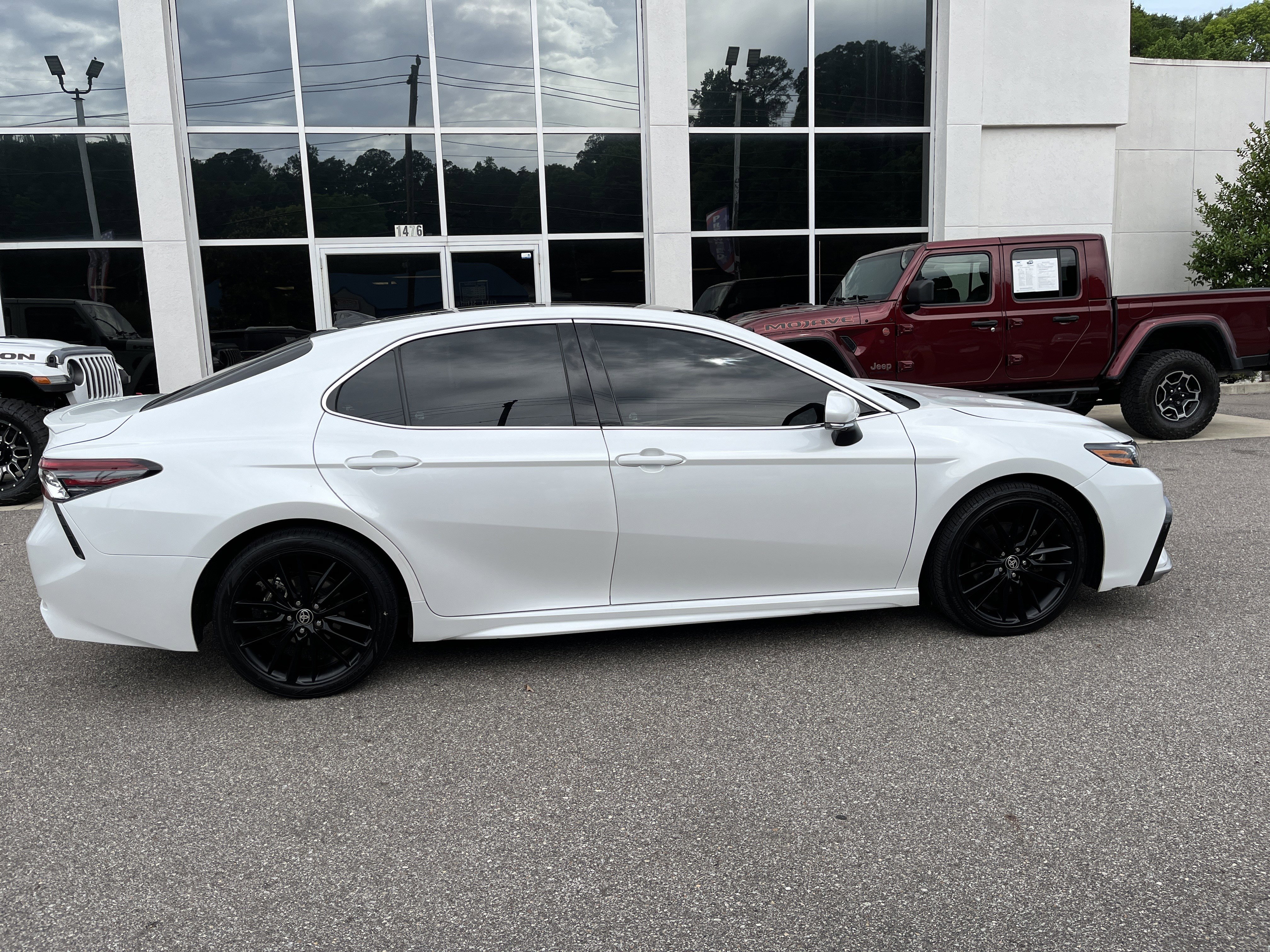 Used 2024 Toyota Camry XSE w/ Driver Assist Package FWD image 8