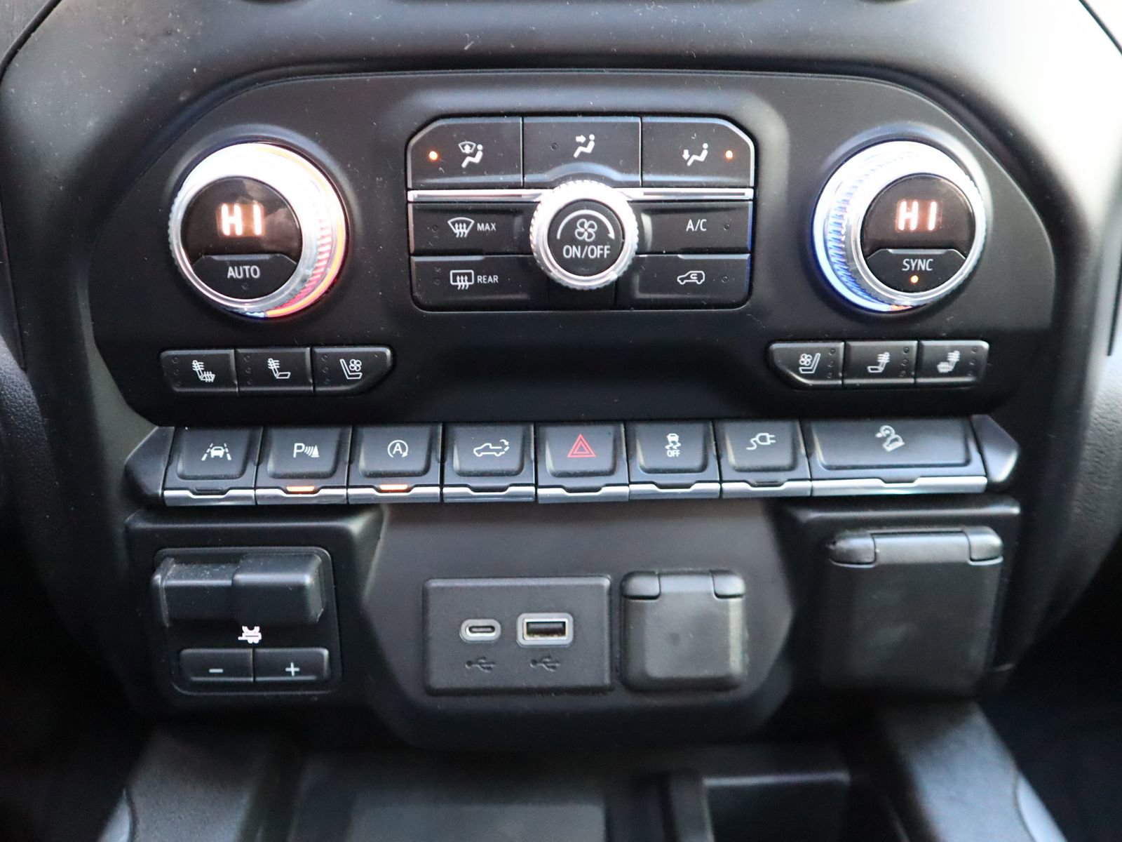 Used 2019 GMC Sierra 1500 AT4 w/ AT4 Premium Package AWD/4WD image 39
