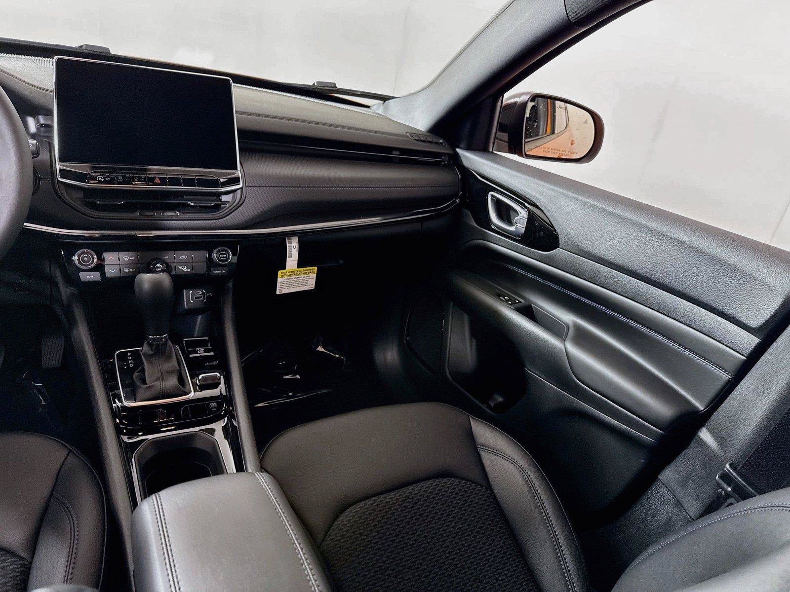 New 2026 Jeep Compass Latitude AWD/4WD image 15