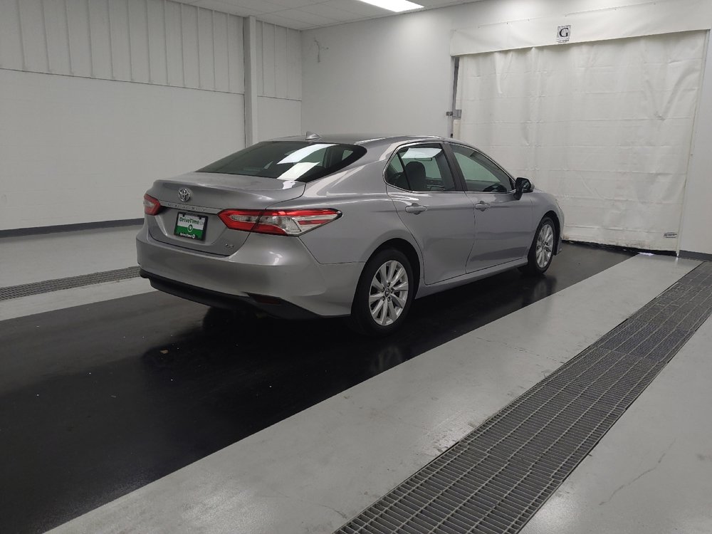 Used 2019 Toyota Camry LE image 9
