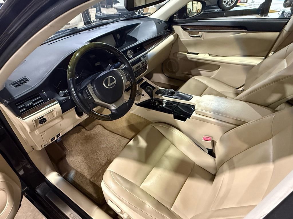 Used 2013 Lexus ES 350 w/ Premium Pkg image 12