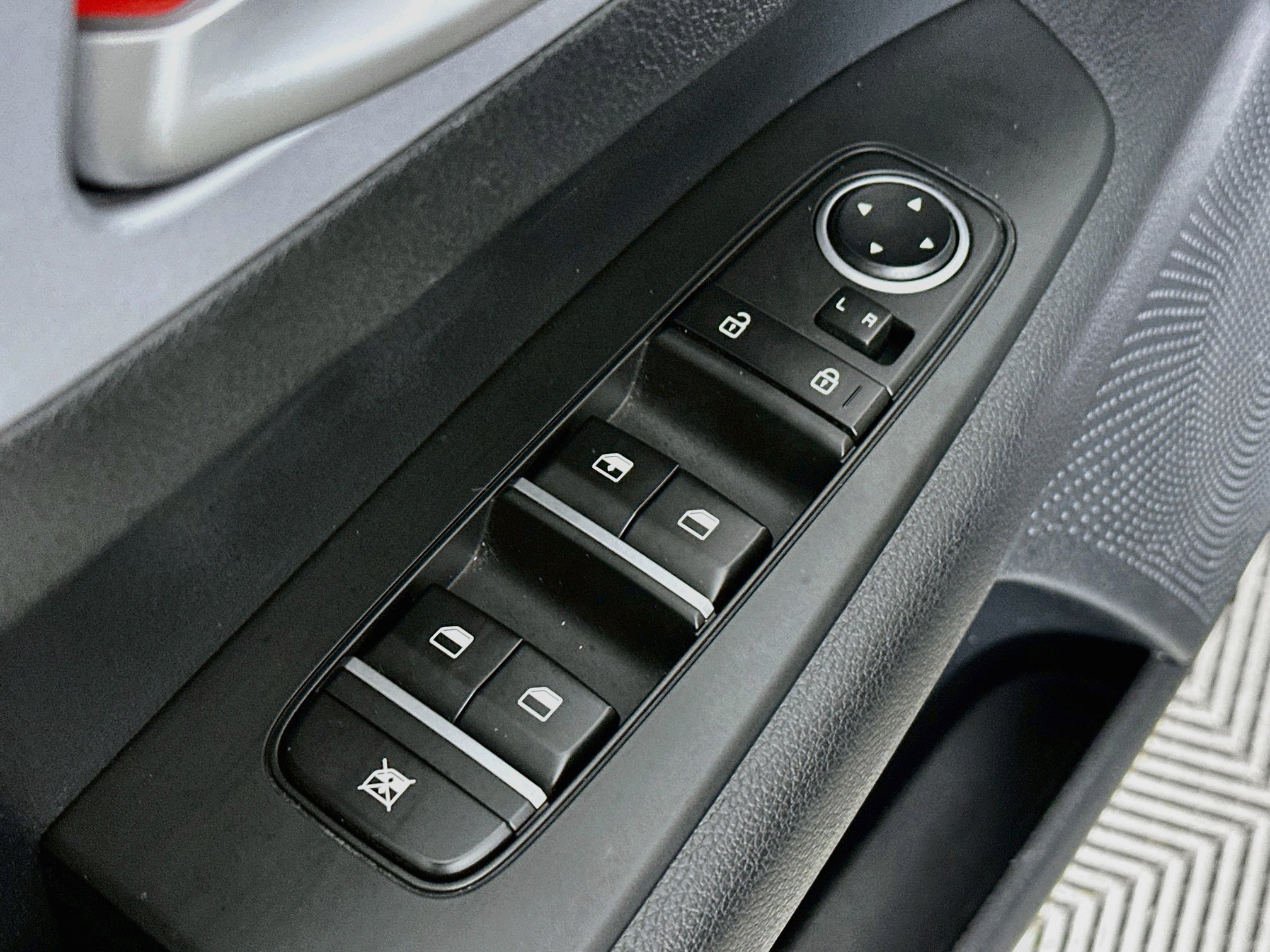Certified 2024 Kia Forte LXS w/ LXS Technology Package FWD image 17