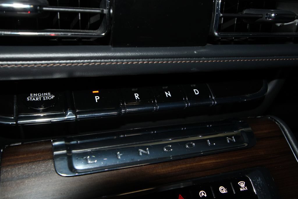 Used 2025 Lincoln Aviator Reserve w/ Luxury Package AWD/4WD image 17