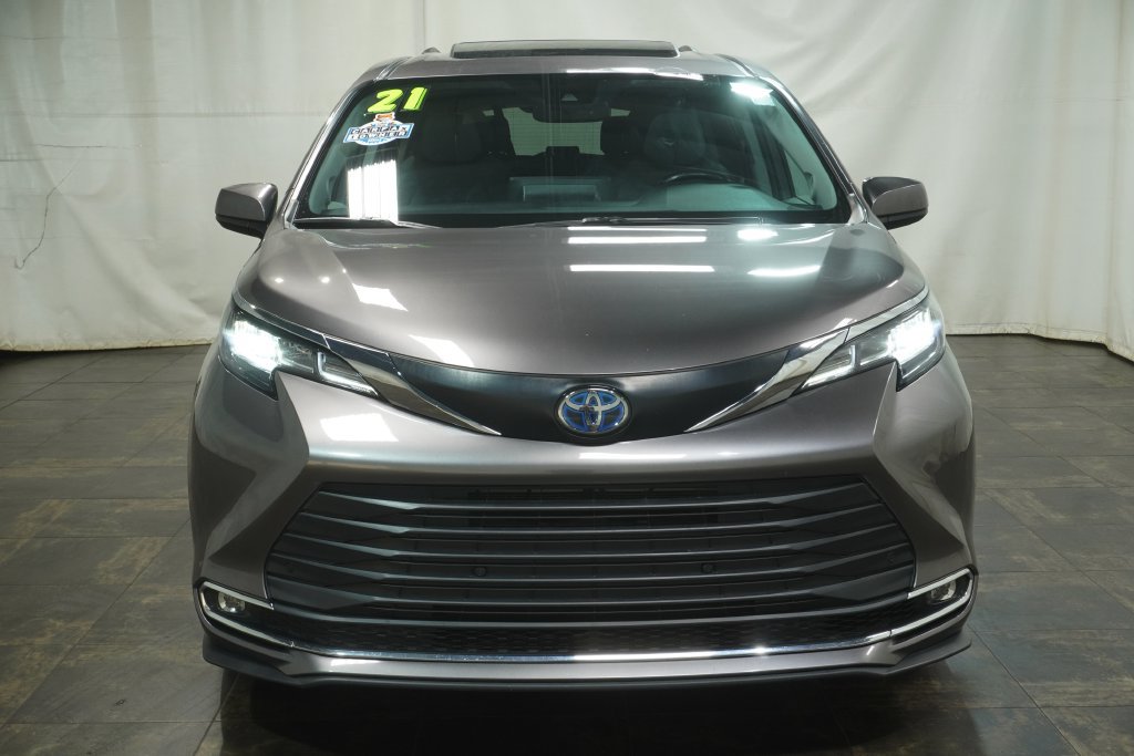 Used 2021 Toyota Sienna XLE w/ XLE Plus Package AWD/4WD image 13