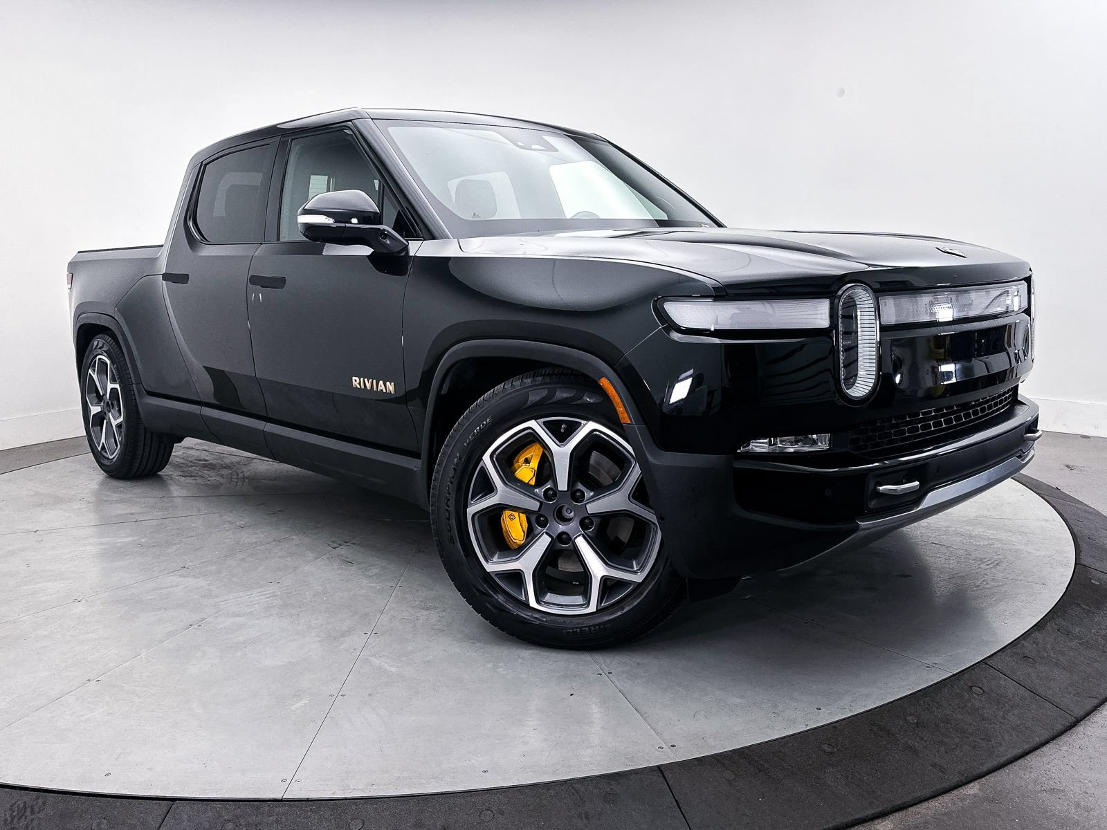 Used 2022 Rivian R1T Adventure AWD/4WD video 1
