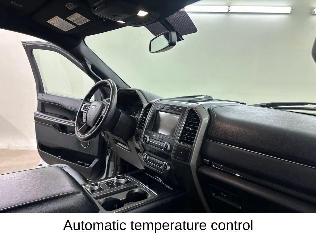 Used 2019 Ford Expedition XLT w/ Equipment Group 202A AWD/4WD image 21