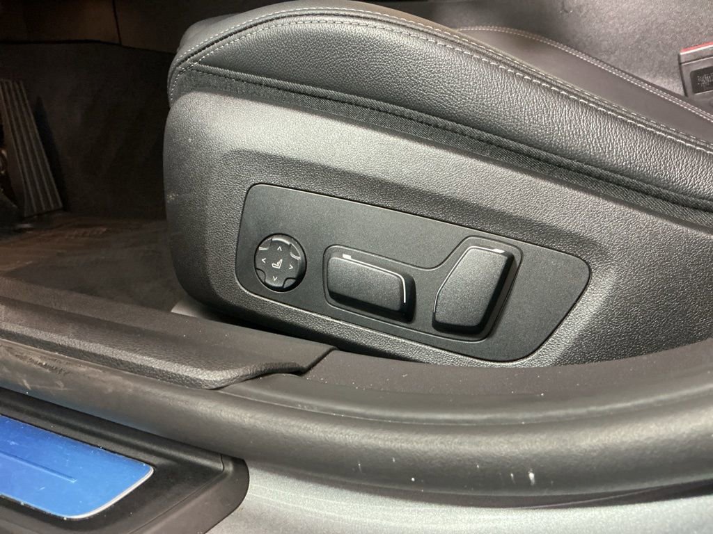 Certified 2025 BMW 330i Sedan w/ M Sport Package RWD image 20