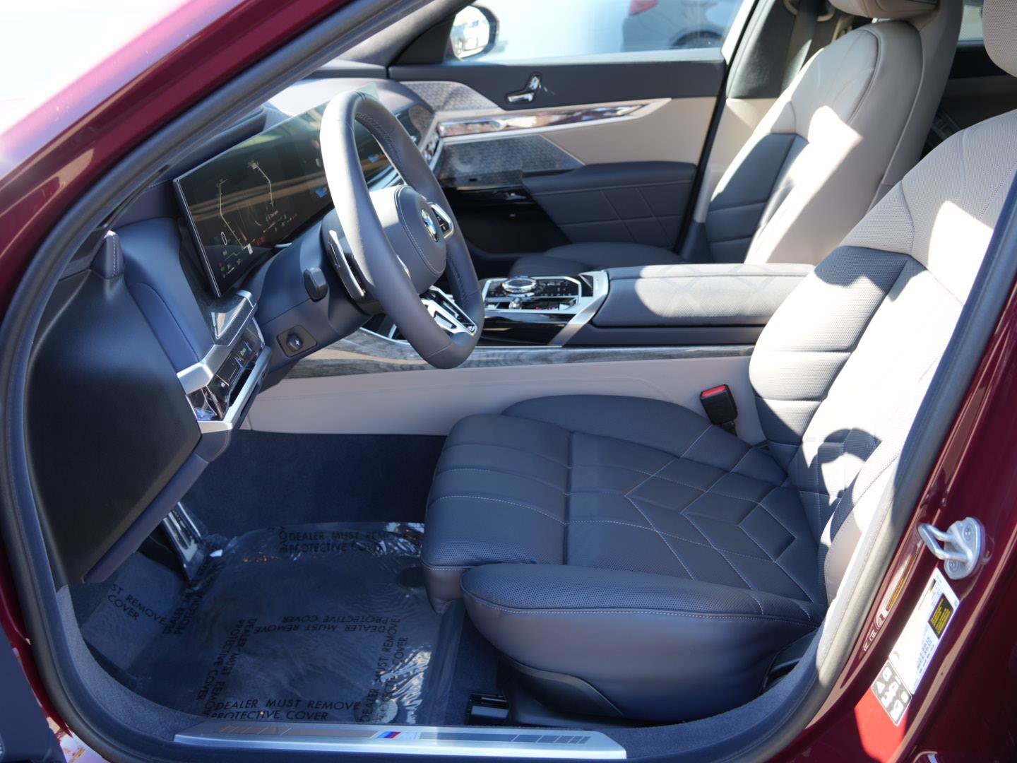 Used 2025 BMW 760i xDrive w/ Executive Package image 14