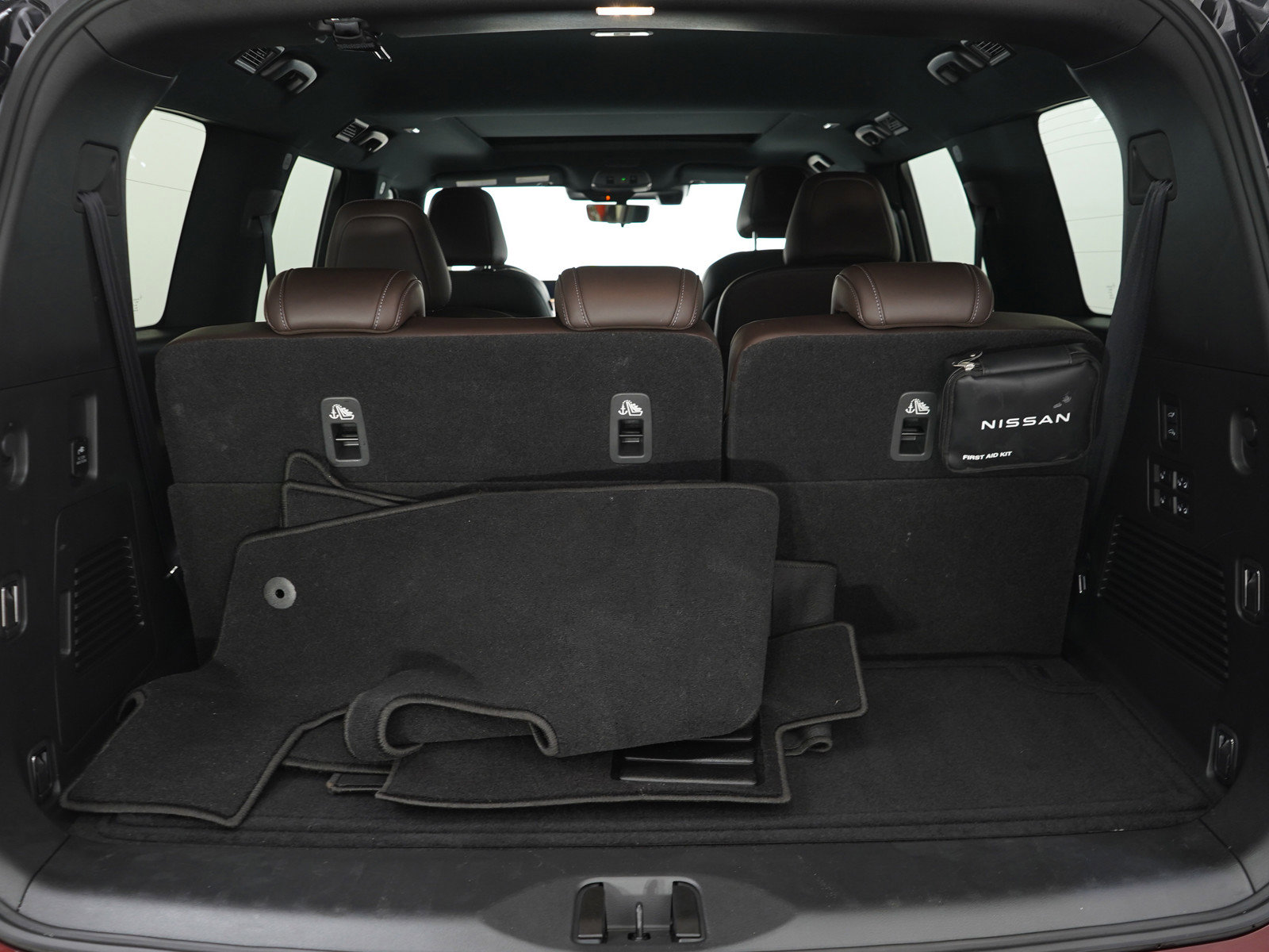 Certified 2025 Nissan Armada Platinum Reserve AWD/4WD image 9