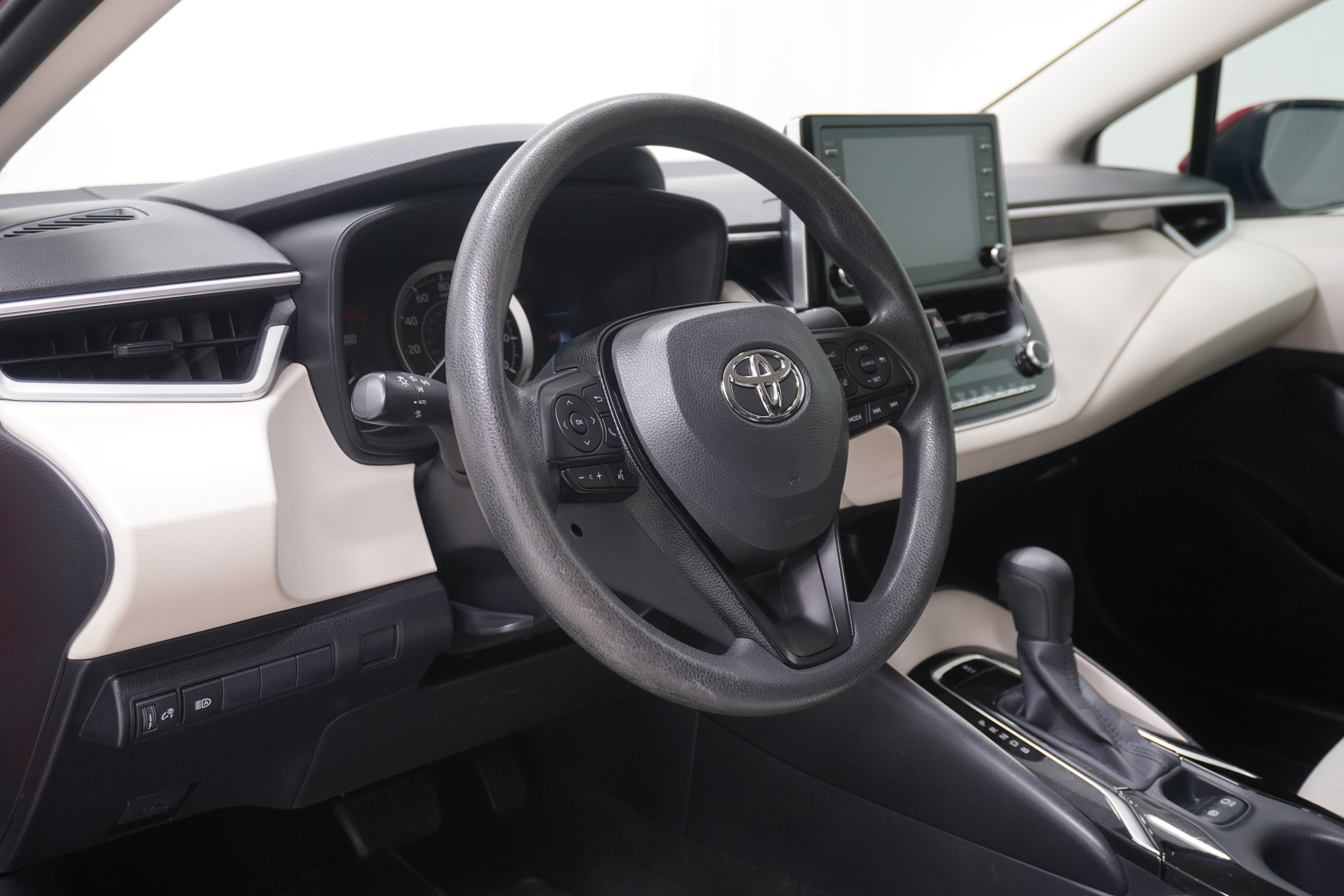 Used 2020 Toyota Corolla LE FWD image 10