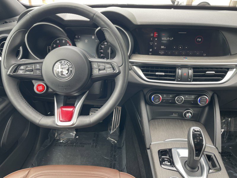 Used 2023 Alfa Romeo Stelvio Ti w/ Active Assist Plus Package AWD/4WD image 16